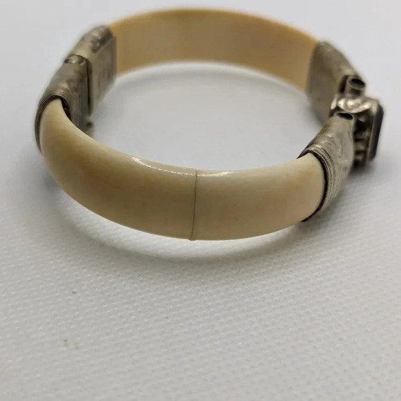 Amethyst  Bone bracelet - Picture 3 of 5